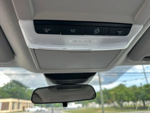 Used 2025 Nissan Sentra SV FWD image 32