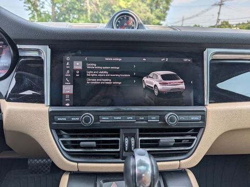 Used 2020 Porsche Macan AWD/4WD image 62