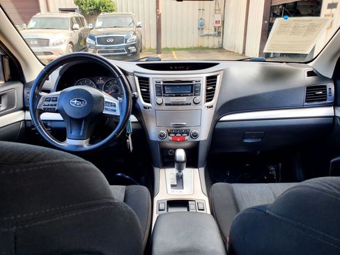 Used 2013 Subaru Legacy 2.5i Premium w/ All-Weather Pkg AWD/4WD image 2