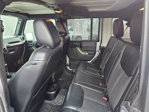 Used 2016 Jeep Wrangler Unlimited Sahara image 21