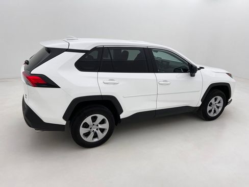 Used 2022 Toyota RAV4 LE image 6