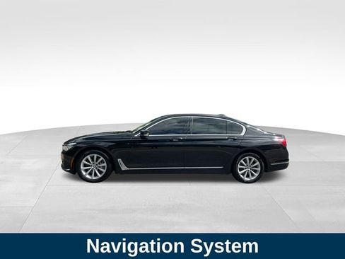 Used 2018 BMW 740i image 2