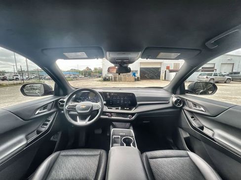 Used 2025 Chevrolet Equinox LT w/ Convenience Package II image 19