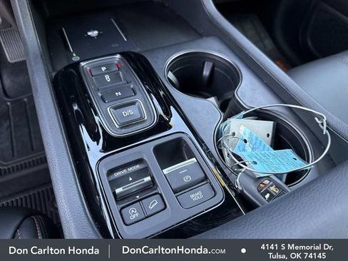 Used 2025 Honda Pilot TrailSport image 27