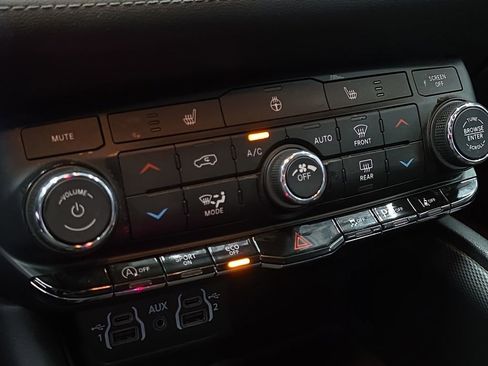 Used 2022 Dodge Durango GT RWD image 35