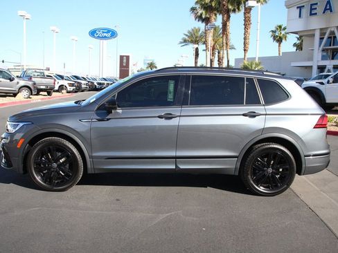 Used 2022 Volkswagen Tiguan SE R-Line AWD/4WD image 4