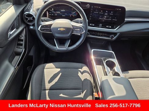 Used 2025 Chevrolet Equinox LT AWD/4WD image 15