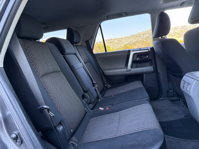 Used 2012 Toyota 4Runner SR5 w/ Convenience Pkg AWD/4WD image 18