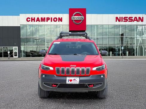 Used 2019 Jeep Cherokee Trailhawk image 2