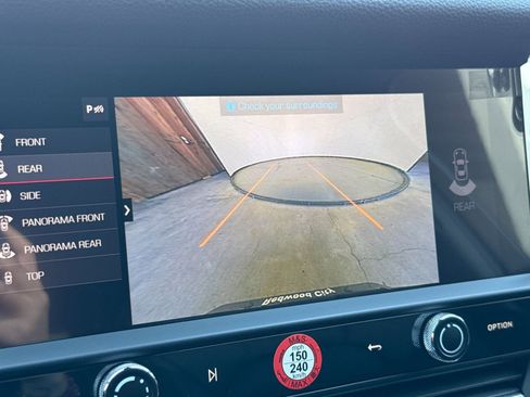 Certified 2026 Porsche Macan AWD/4WD image 24