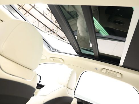 Used 2019 Bentley Bentayga AWD/4WD image 72