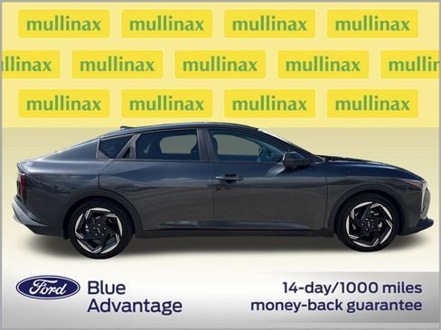 Used 2025 Kia K4 EX FWD image 2