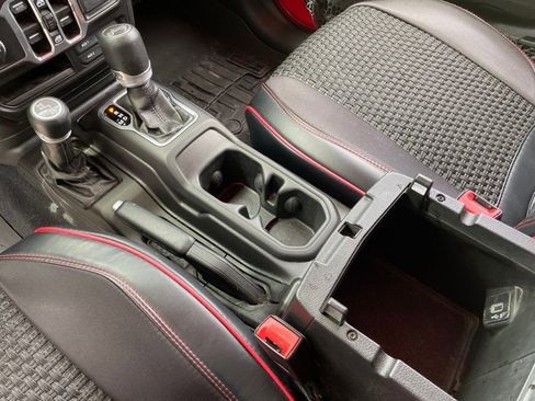 Used 2018 Jeep Wrangler Unlimited Sport S AWD/4WD image 9