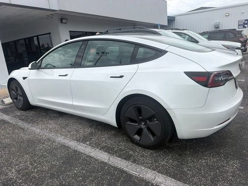 Used 2021 Tesla Model 3 Standard Range Plus RWD image 5