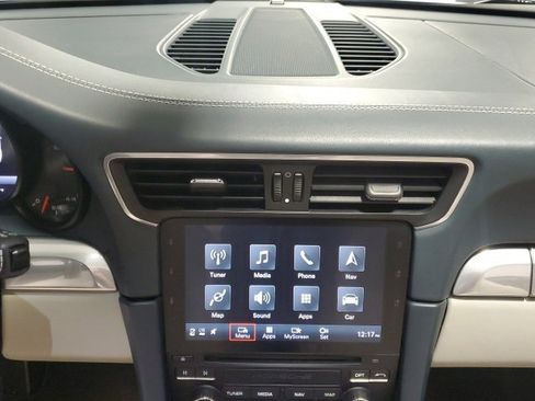 Used 2018 Porsche 911 Carrera image 19