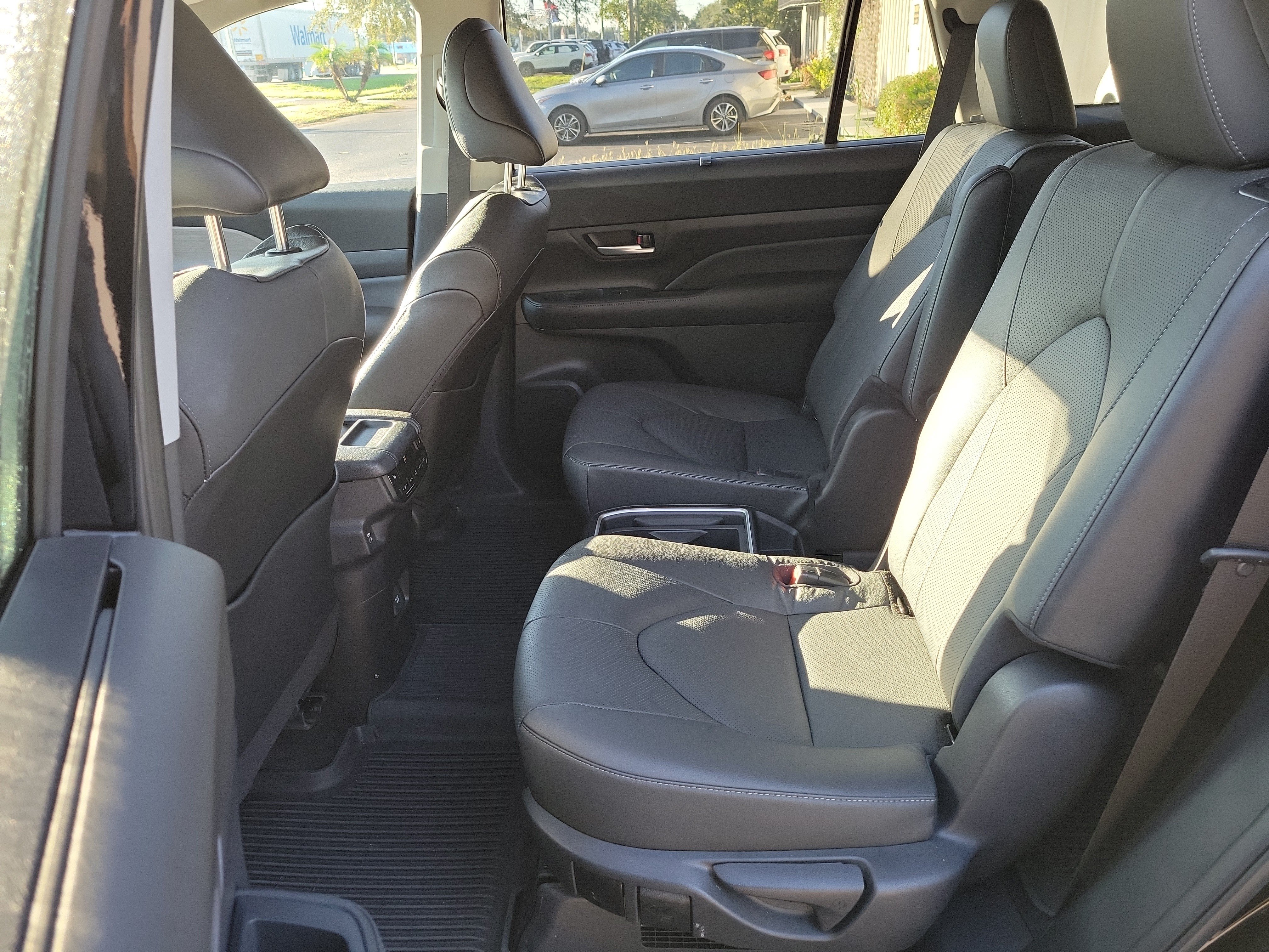 Used 2025 Toyota Grand Highlander AWD Hybrid image 16