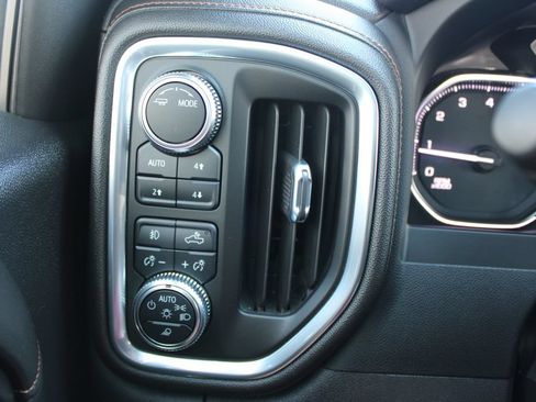 Used 2022 GMC Sierra 1500 AT4 w/ AT4 Preferred Package AWD/4WD image 30