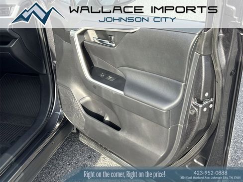 Used 2021 Toyota RAV4 XLE w/ Convenience Package image 40