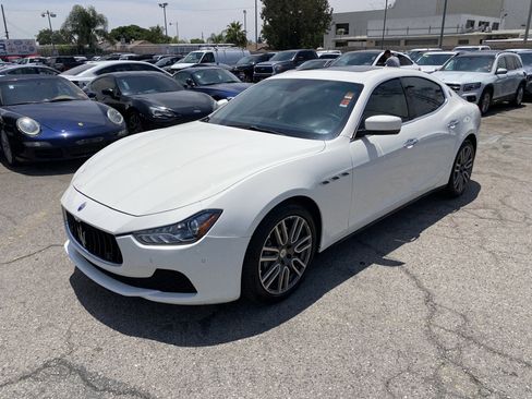 Used 2016 Maserati Ghibli RWD image 2