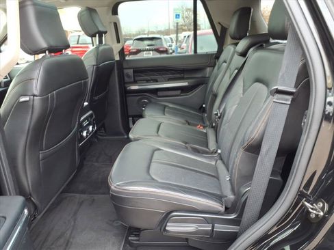Certified 2018 Ford Expedition Platinum image 12