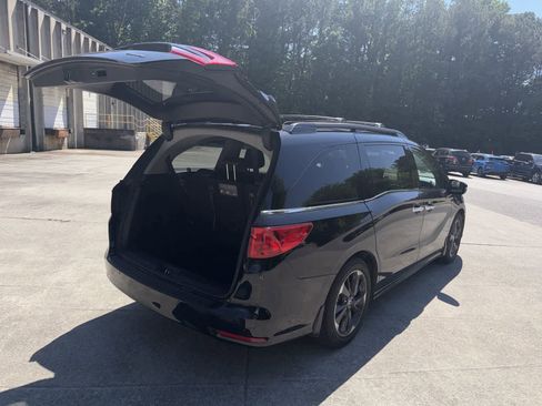 Used 2023 Honda Odyssey Elite image 9