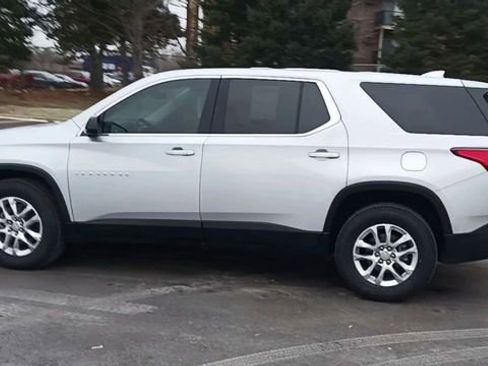 Used 2019 Chevrolet Traverse LS image 8