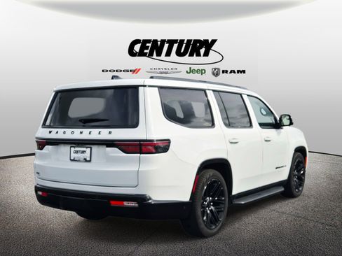 Used 2024 Jeep Wagoneer Series II w/ Convenience Group I AWD/4WD image 4