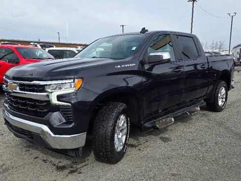 Used 2023 Chevrolet Silverado 1500 LT AWD/4WD image 4