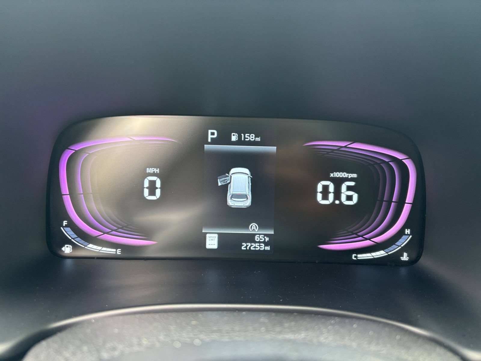 Used 2025 Kia Soul LX w/ LX Technology Package FWD image 37