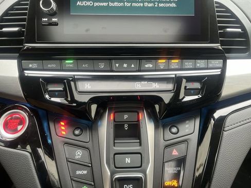New 2026 Honda Odyssey Touring image 19