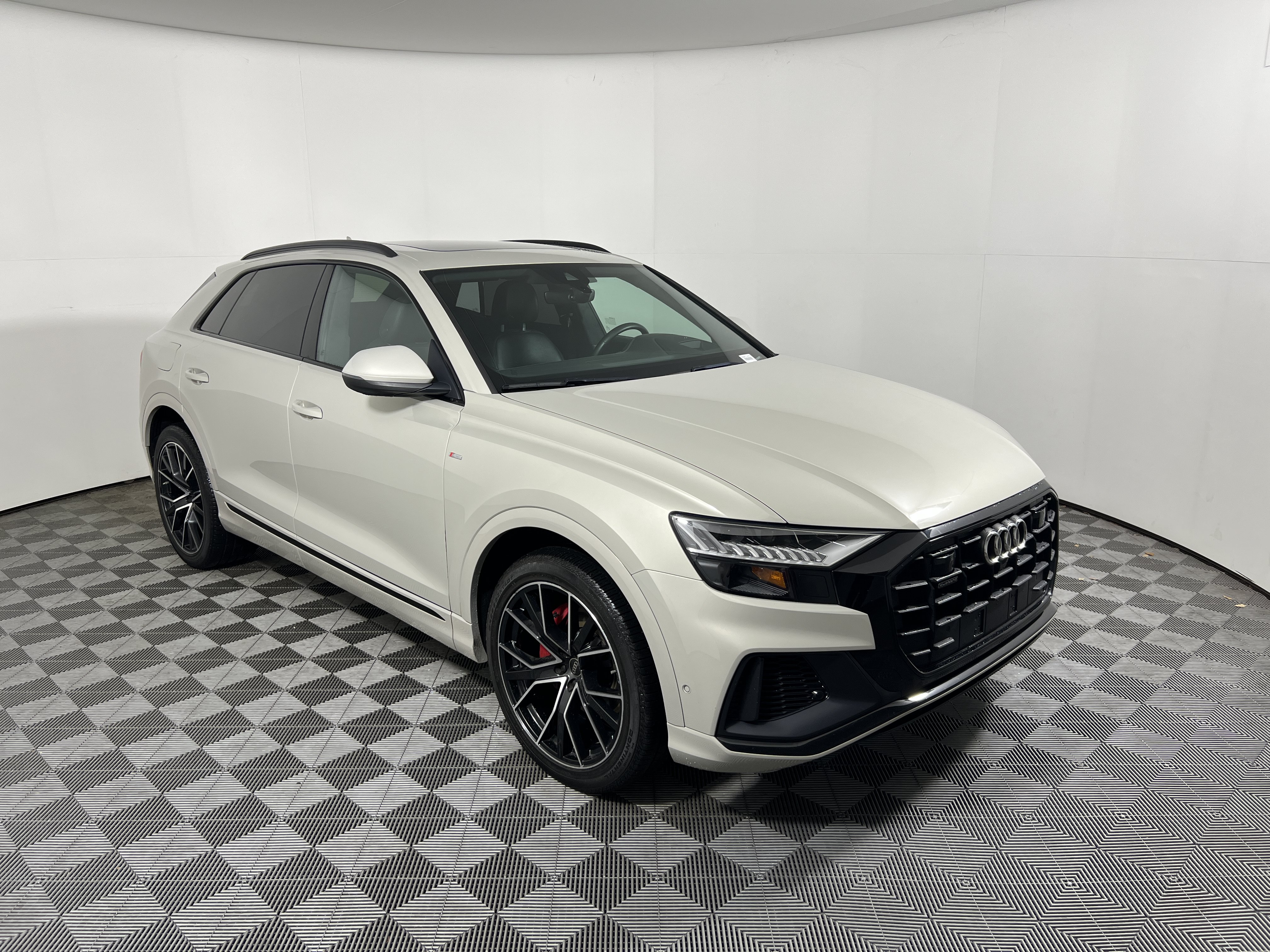 Used 2023 Audi Q8 Prestige AWD/4WD image 7