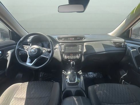 Used 2020 Nissan Rogue SV FWD image 9