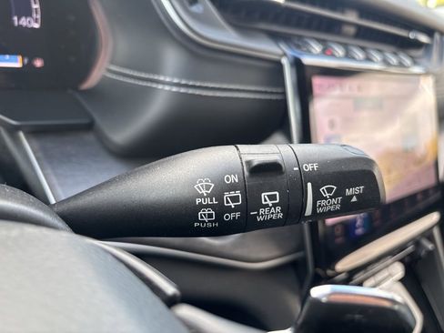 Used 2022 Jeep Grand Cherokee L Limited image 23