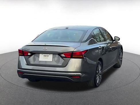 Used 2025 Nissan Altima 2.5 SV image 11