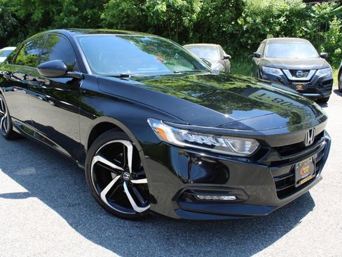 Used 2019 Honda Accord Sport image 4