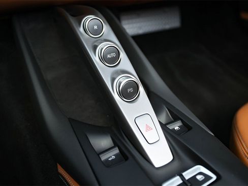 Certified 2022 Ferrari 812 GTS Base image 37