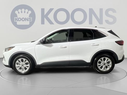 Used 2024 Ford Escape Active w/ Cold Weather Package FWD image 2