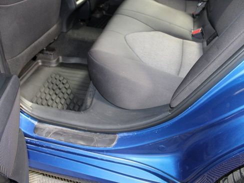 Used 2019 Toyota Camry LE image 12