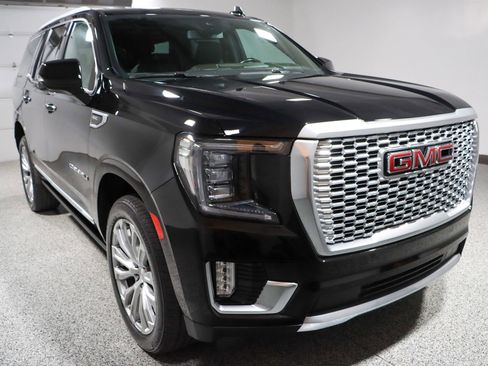 Used 2023 GMC Yukon Denali w/ LPO, Floor Liner Package AWD/4WD image 5