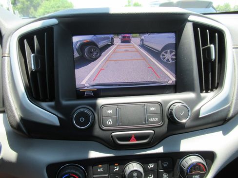 Used 2021 GMC Terrain SLT w/ Infotainment Package II FWD image 28