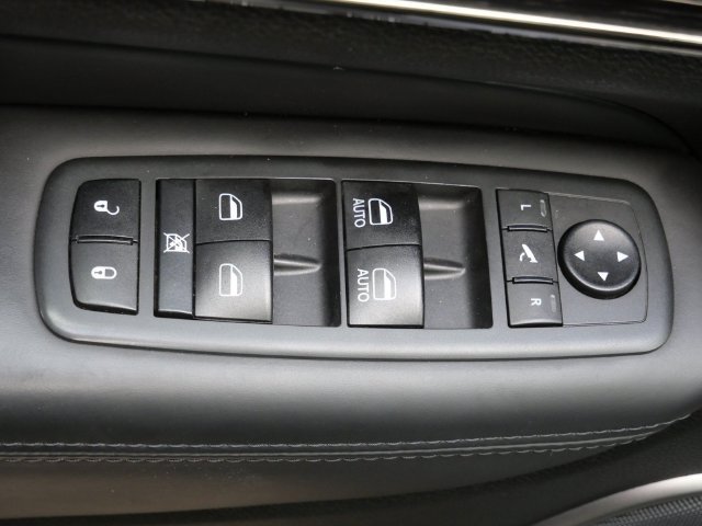 Used 2020 Jeep Grand Cherokee High Altitude AWD/4WD image 13