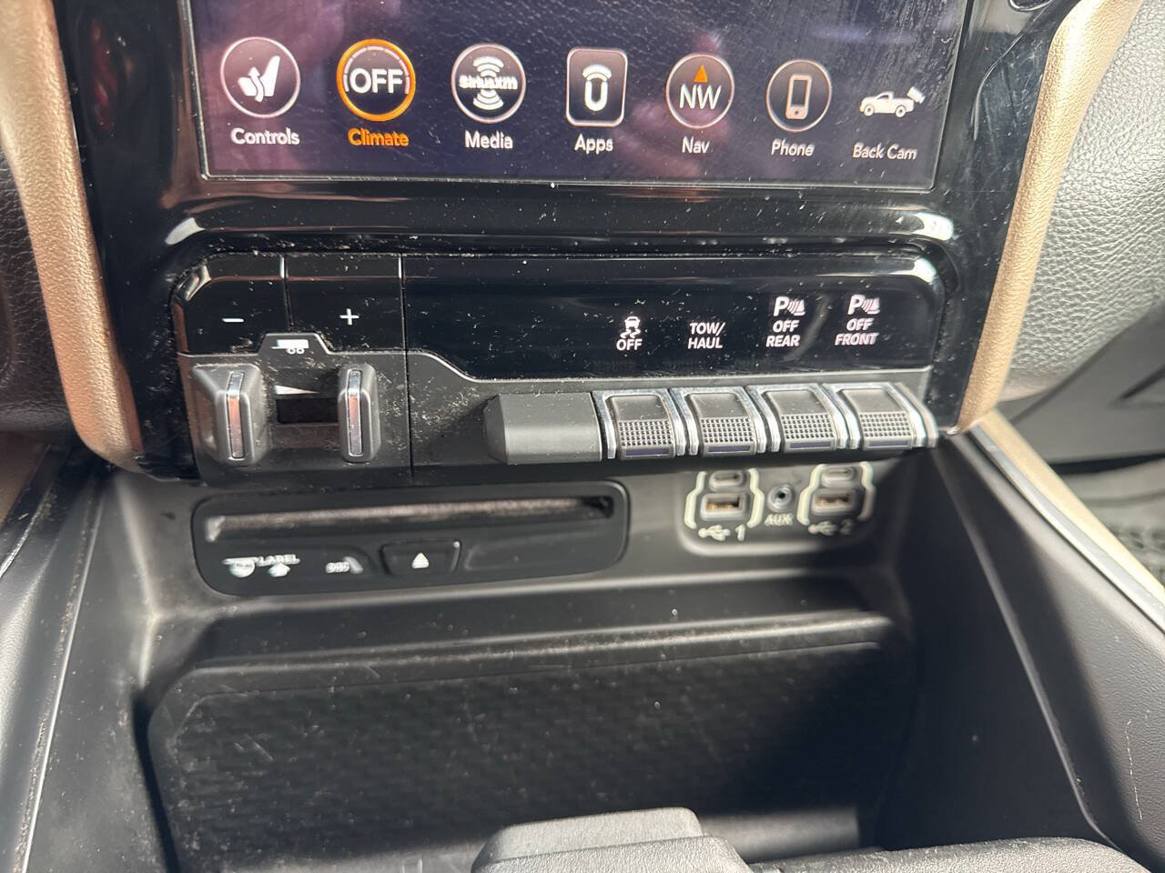 Used 2019 RAM 1500 Laramie AWD/4WD image 31