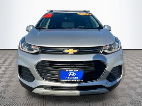 Used 2022 Chevrolet Trax LT w/ Driver Confidence Package AWD/4WD image 2