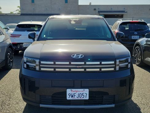 Used 2026 Hyundai Santa Fe SE FWD image 2