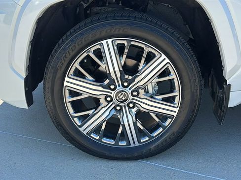 Used 2023 Toyota Sequoia Capstone AWD/4WD image 10
