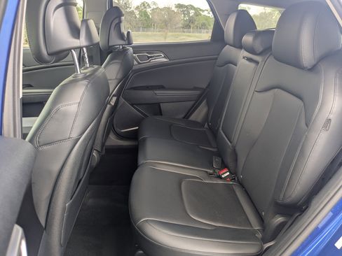 Used 2024 Kia Sportage EX image 14