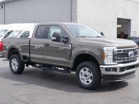New 2026 Ford F250 XLT w/ FX4 Off-Road Package AWD/4WD image 5