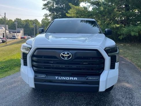 Used 2024 Toyota Tundra SR5 w/ SR5 Convenience Package AWD/4WD image 10