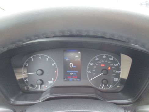 Used 2024 Toyota Corolla Cross LE AWD/4WD image 17