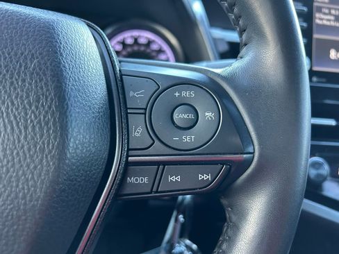 Used 2023 Toyota Camry SE image 19